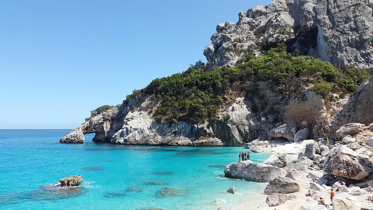 Beaches in Sardinia Photo: by Simon on Pixabay