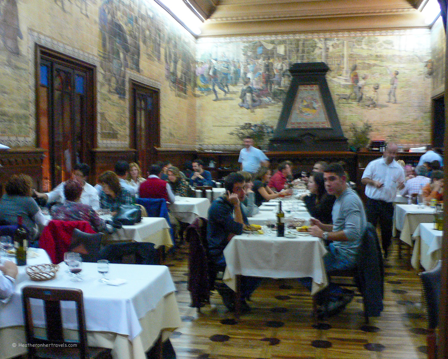 Dining room at Casa do Alentejo in Lisbon