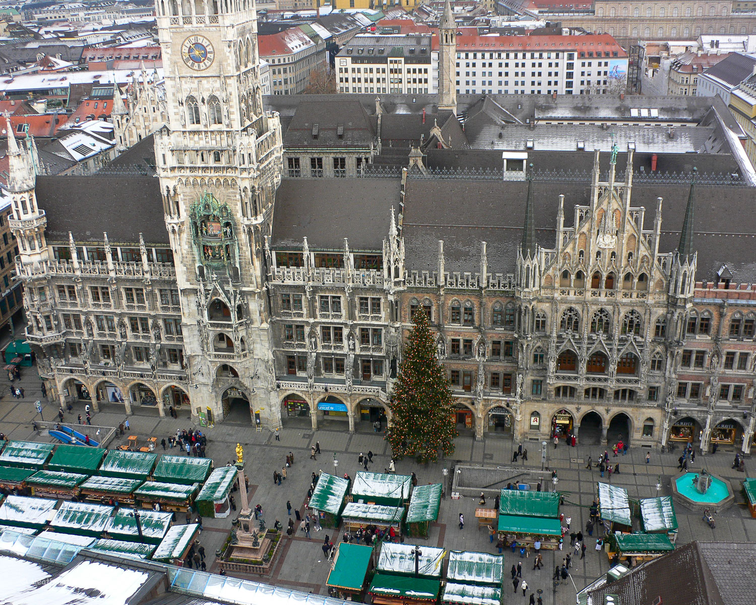 Marienplatz - Christmas in Munich Germany © Heatheronhertravels.com