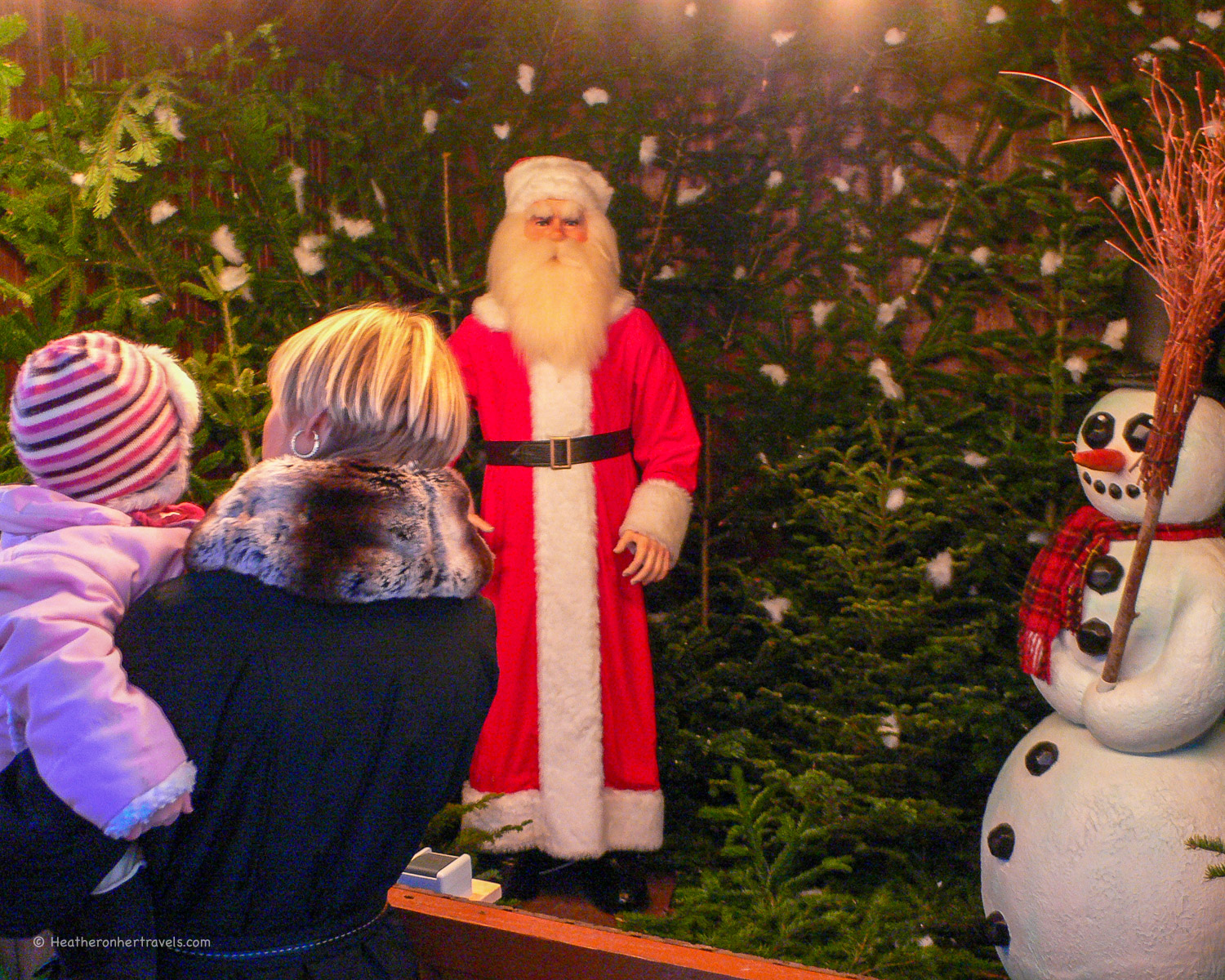Tableaux in the Christmas Market in Munich Germany © Heatheronhertravels.com