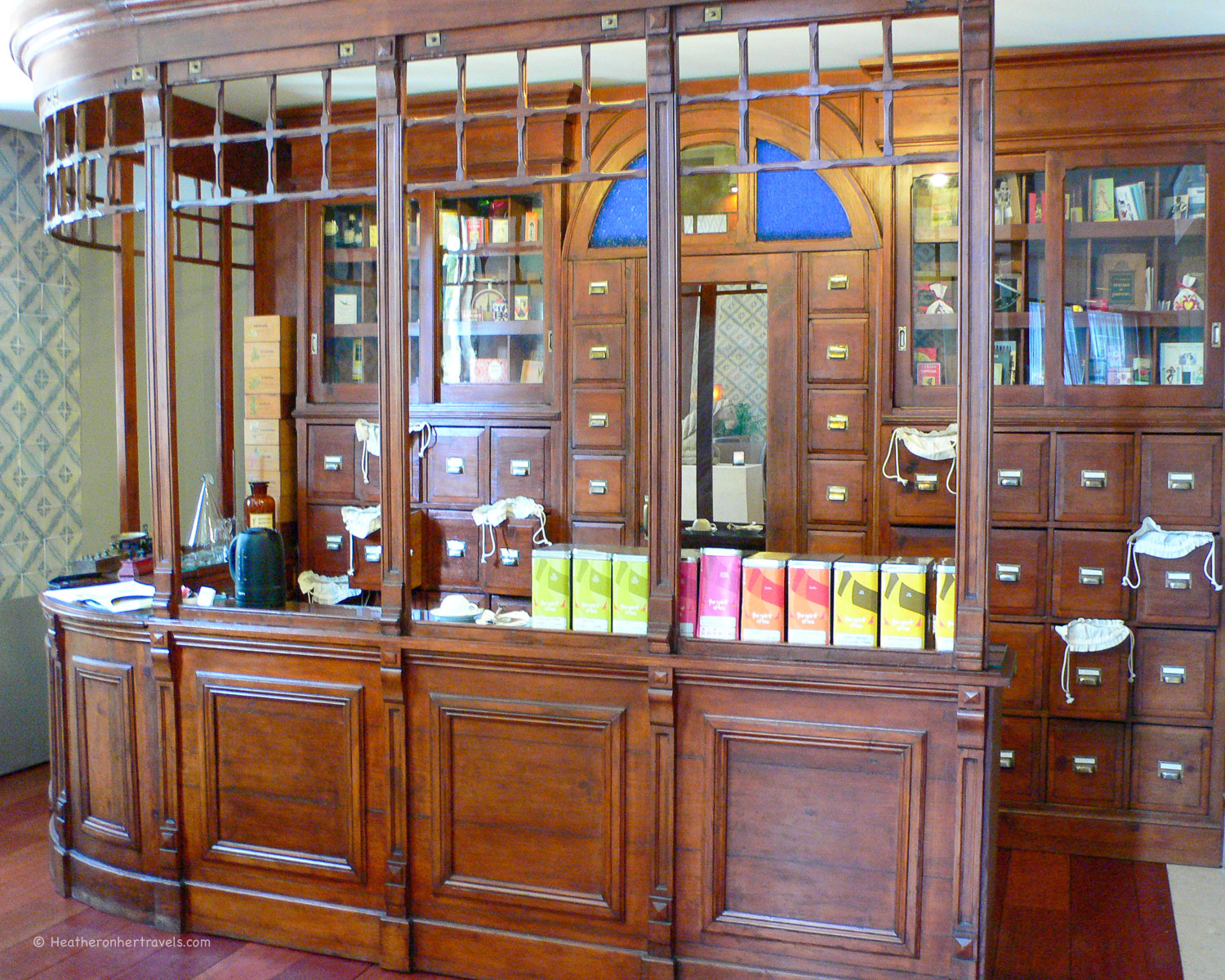 Herbalist counter at Hotel Heritage Av. Liberdade in Lisbon