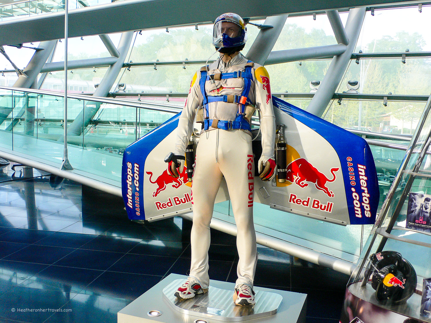 Red Bull gives you wings - Hangar 7 in Salzburg