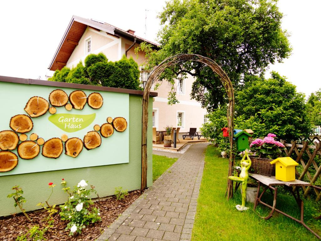 Garden at Hotel Zur Post in Salzburg
