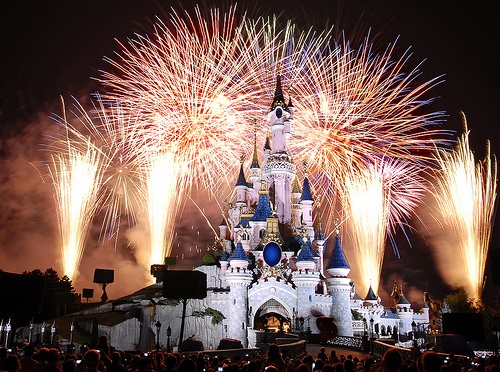 Sleeping Beauty Castle fireworks at night © Disney