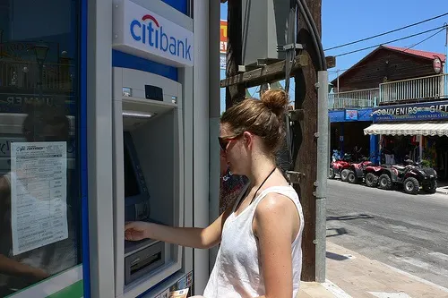 Travel money in Greece Photo: Heatheronhertravels.com