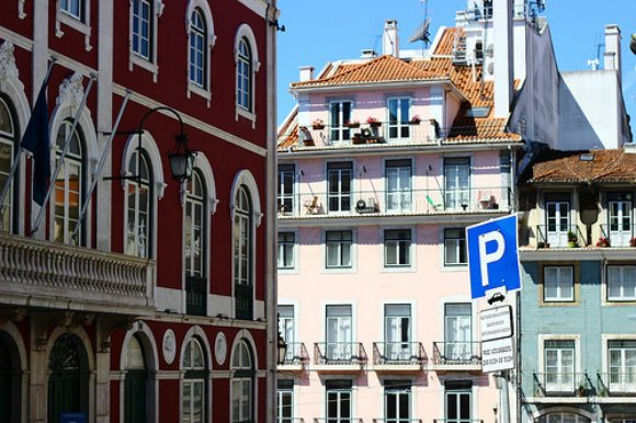 Praça do Commercio, Lisbon Photo: www.oneika-the-traveller.com