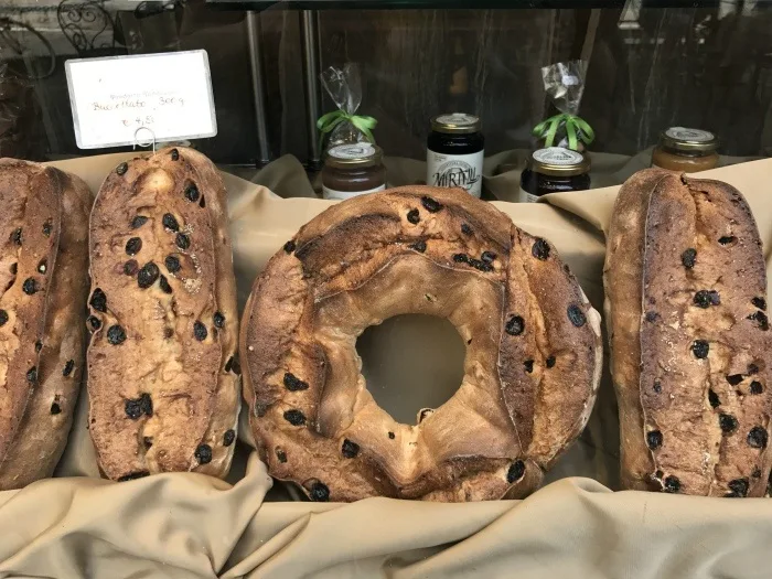 Buccellato Sweet bread in Lucca Photo: Heatheronhertravels.com