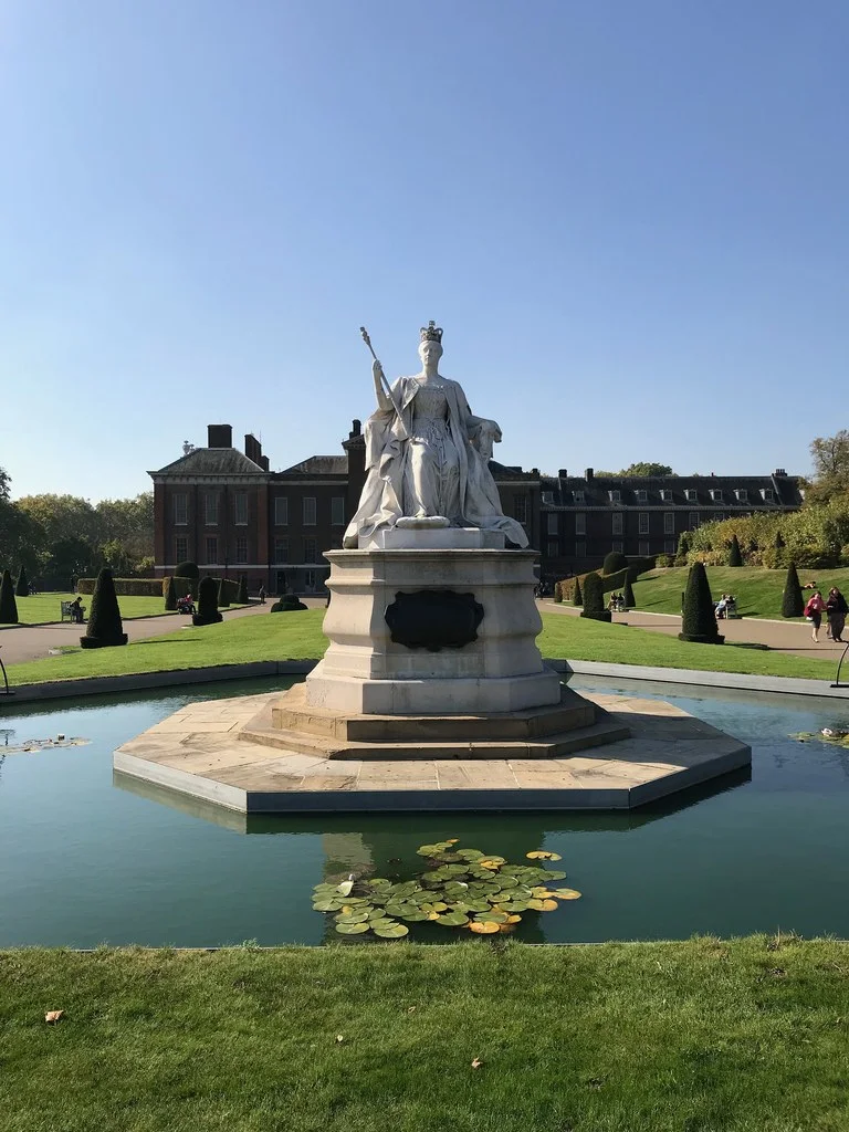 Queen Victoria Statue at Kensington Palace Photo: Heatheronhertravels.com