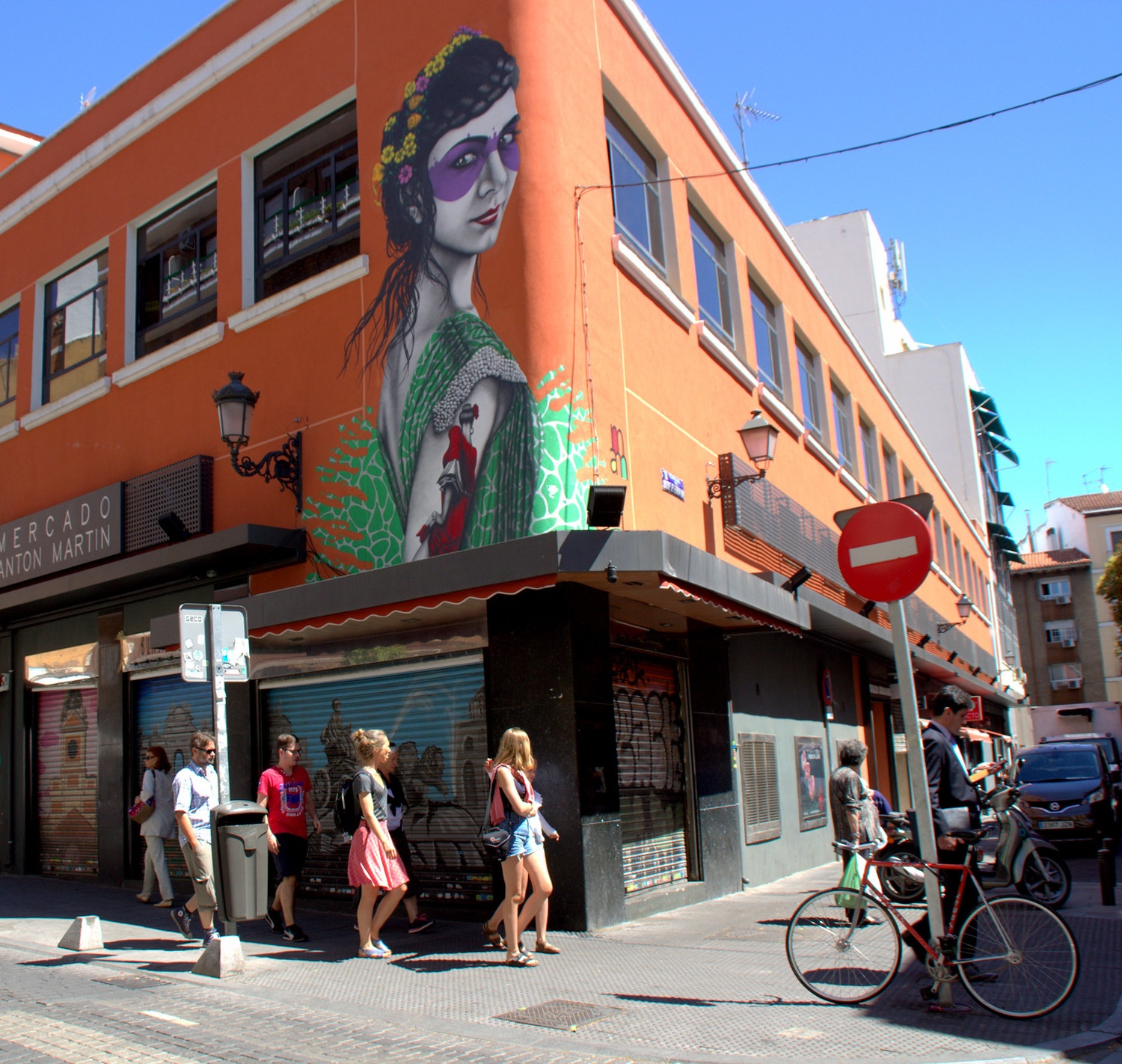 Mercado de Anton MartÌn in Madrid by Manuel M V